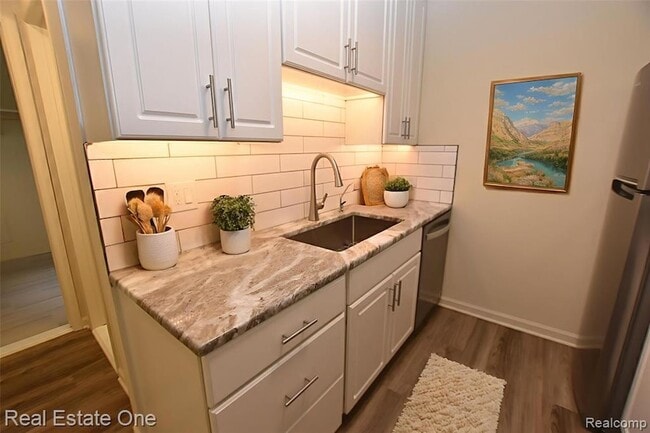 Building Photo - 1350 Laurel Valley Dr