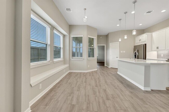 Building Photo - 7011 Winterberry Gln Ln