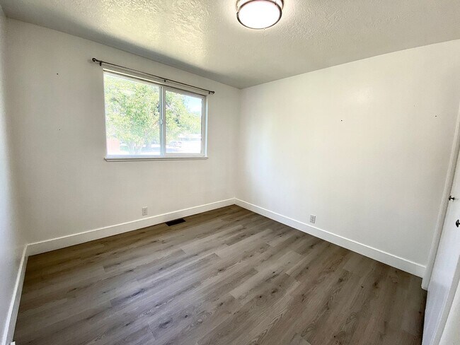 Building Photo - 3 bedroom 2 Bath 2 Car Garage Single Level Home near Micron and BSU