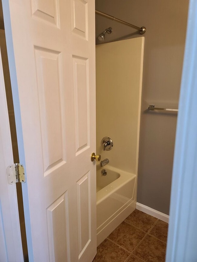 Building Photo - 3 Bedroom Townhome for Rent in Waynesboro