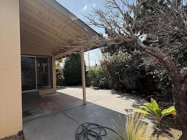 Building Photo - 1205 W Cassidy St