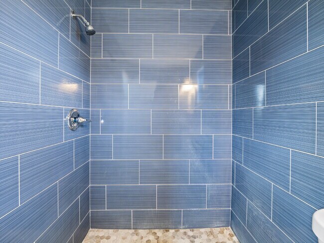 Building Photo - 905 Lisa Dr