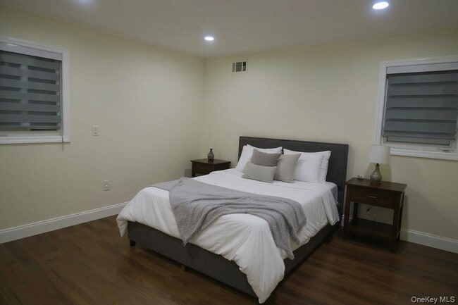 Building Photo - 27 Heron Ln