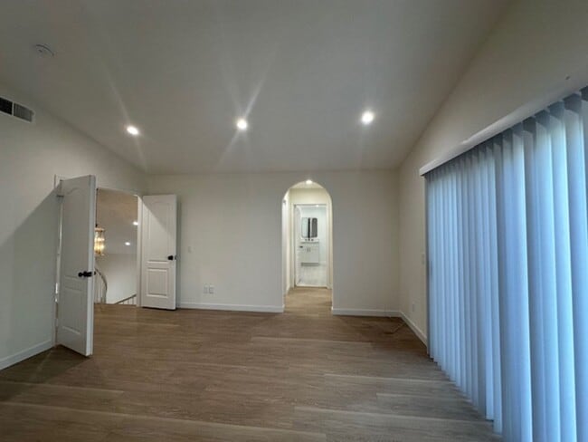 Building Photo - Stunning gated executive home completely redone