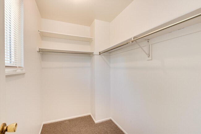 Building Photo - 16176 E Bates Dr