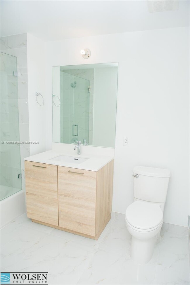 Building Photo - 16385 Biscayne Blvd