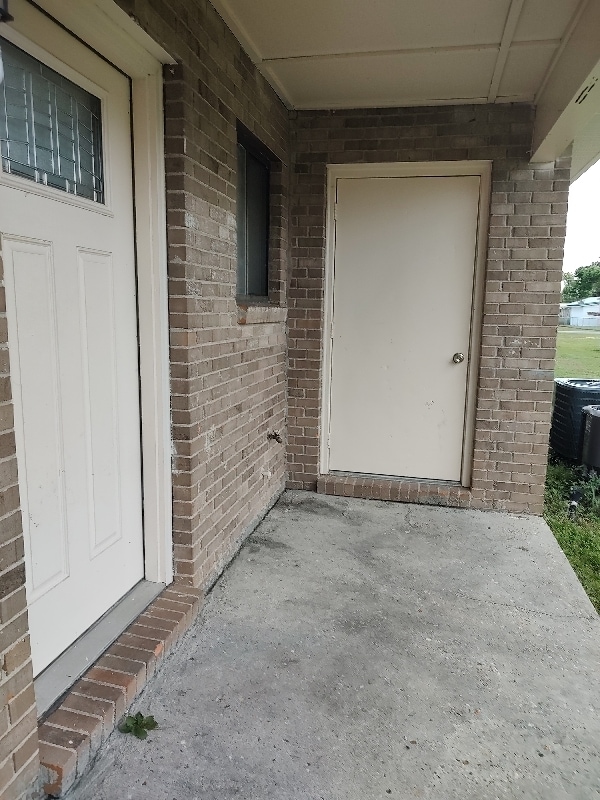 Building Photo - 5820 Butler Dr