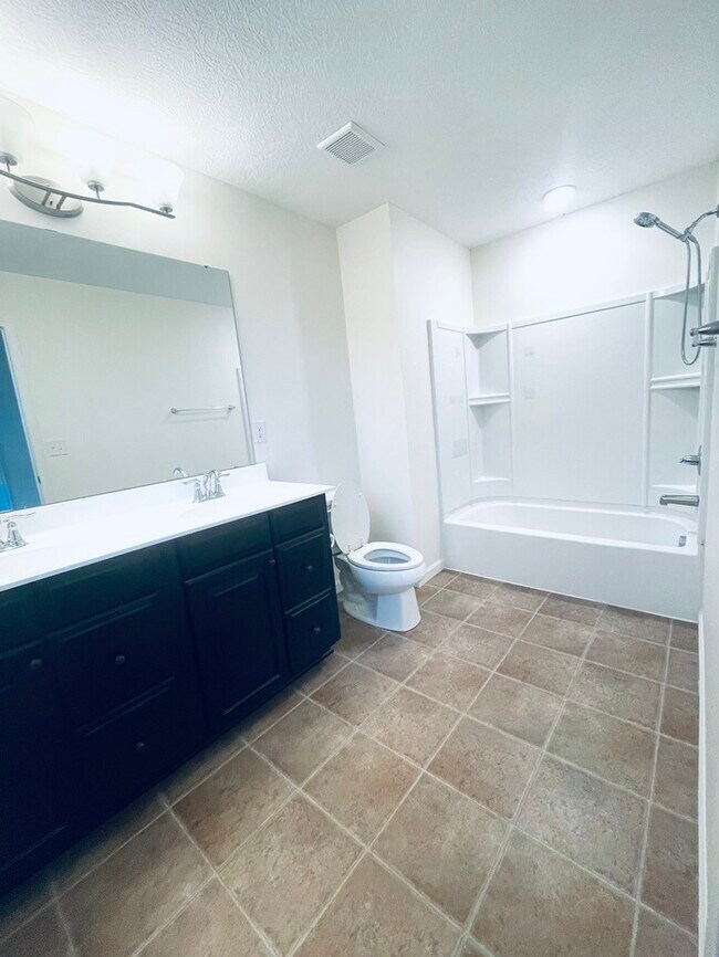 Building Photo - Beautiful 3 beds 2.5 Baths in Dublin