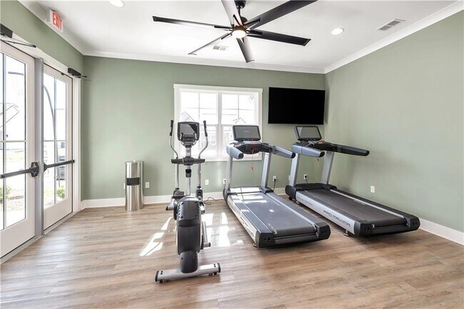 Building Photo - 245 Fox Run Dr