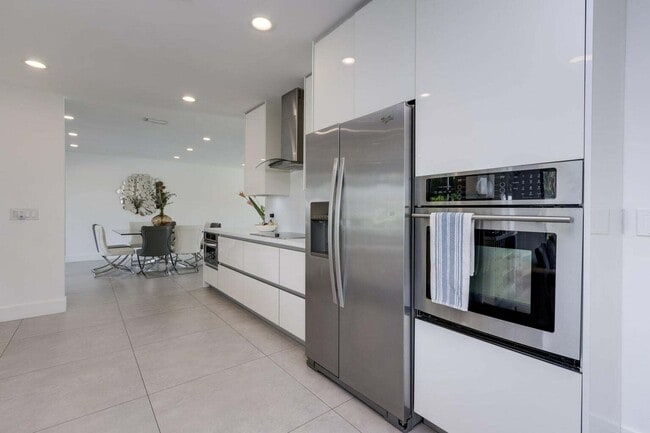 Building Photo - 1049 W Palmetto Park Rd