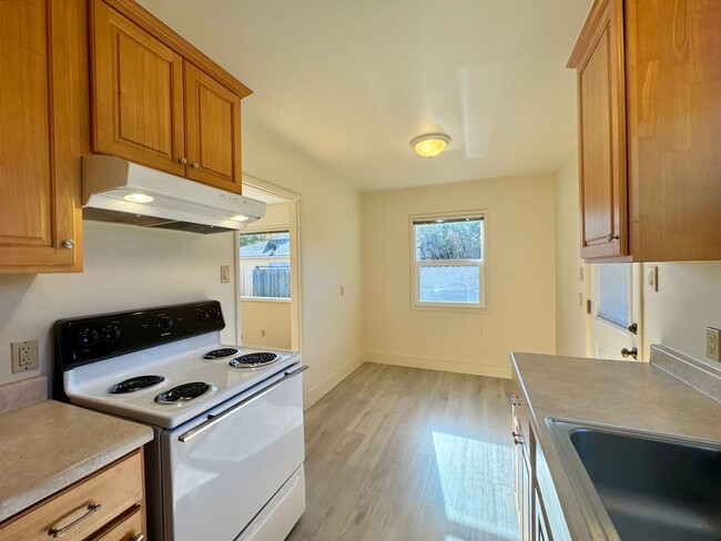 Building Photo - TENTATIVELY RENTED 2 Bedrooms 1 Bathroom C...