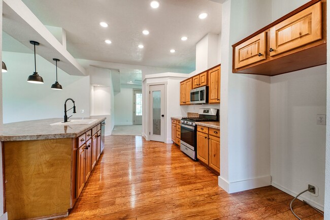 Building Photo - Escape to the Country – Beautiful 3 Bed, 2...