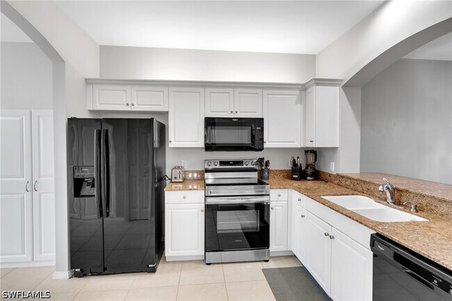 Building Photo - 1320 Charleston Square Dr
