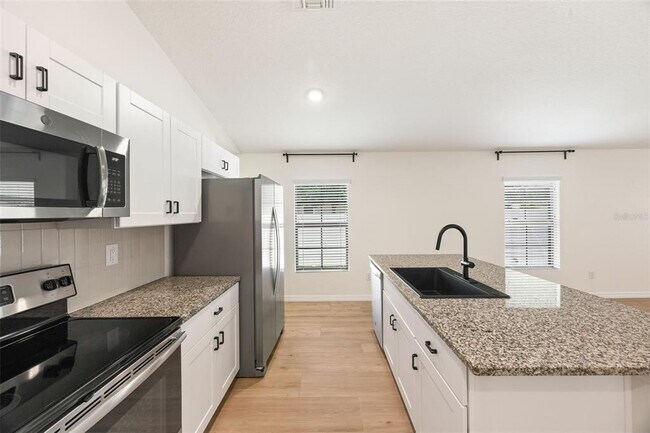 Building Photo - 12401 Streambed Dr