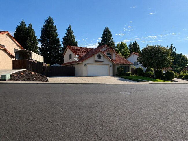 Building Photo - 742 Rambleton Dr