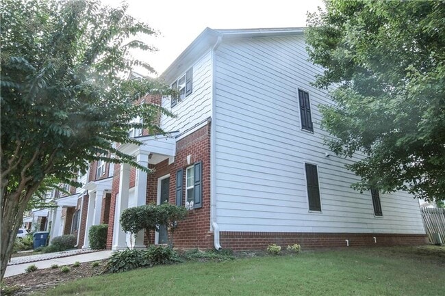 Building Photo - 3801 Thayer Trace