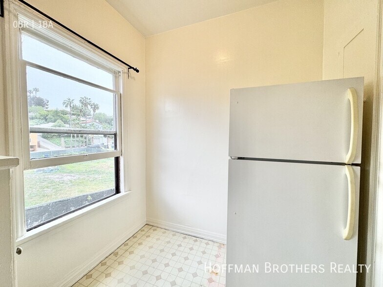 Building Photo - 836 Sanborn Ave