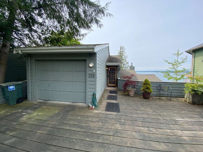 Primary Photo - Breathtaking 2-Bed Condo Retreat with Spac...