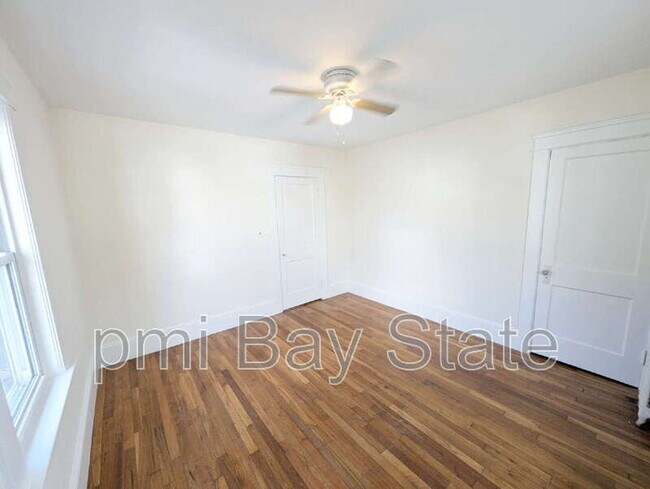 Building Photo - 37 Brainard St