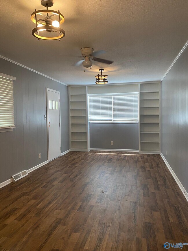 Building Photo - 1010 Council St