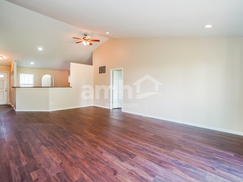 Building Photo - 1562 Tammy Louise Dr