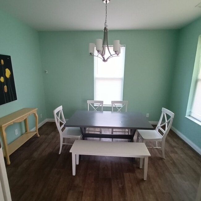 Building Photo - 3 Bd 2.5 Ba