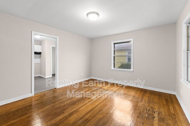 Building Photo - 5717 Avenue O