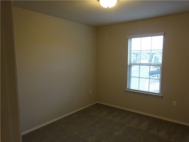 Building Photo - Large Three Bedroom Home Near Mary Moore Searight Park