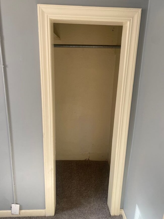 Building Photo - 103 N 10th St