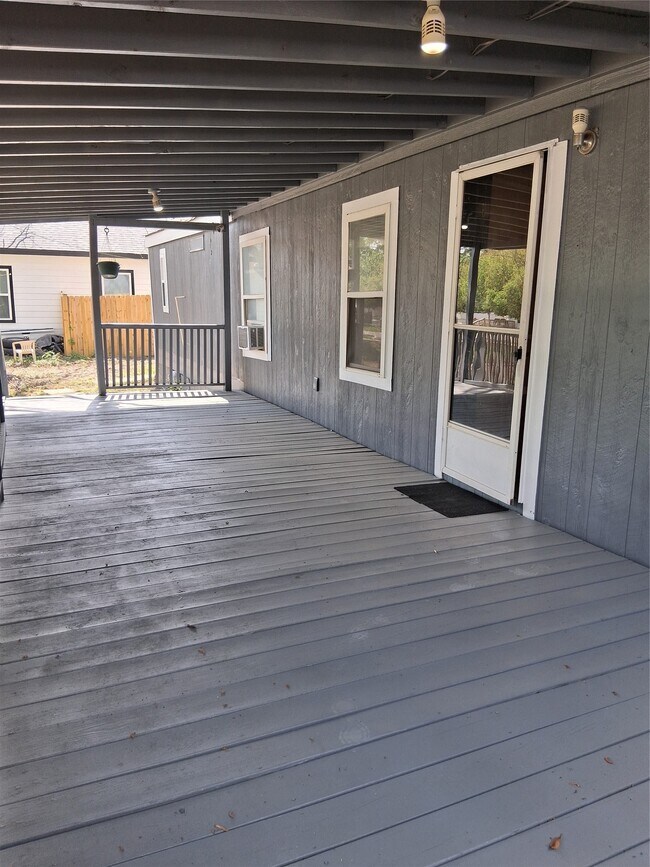 Building Photo - 11797 White Cedar St