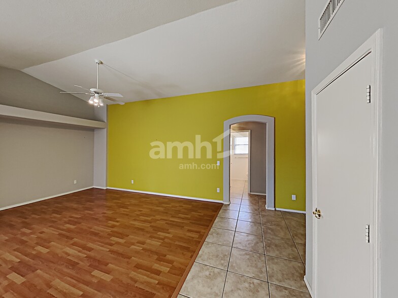 Building Photo - 13948 N 134th Dr