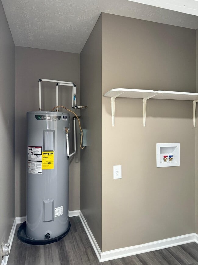 Building Photo - 222 Beechwood Dr