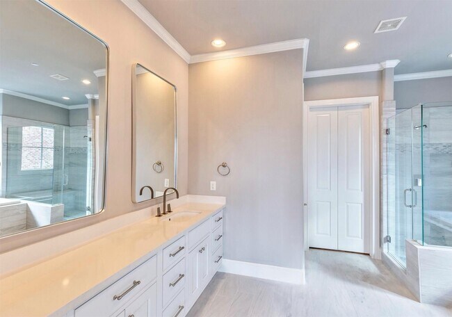 Building Photo - 19 Robita St