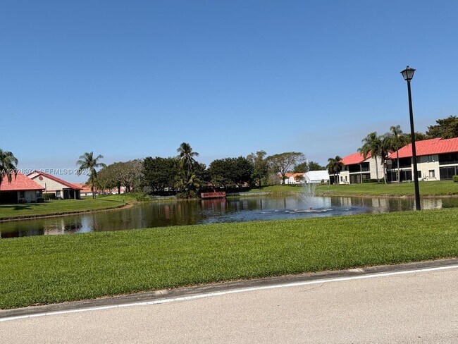 Building Photo - 7860 Lexington Club Blvd