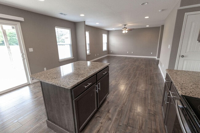 Building Photo - 2807 Amberwood court