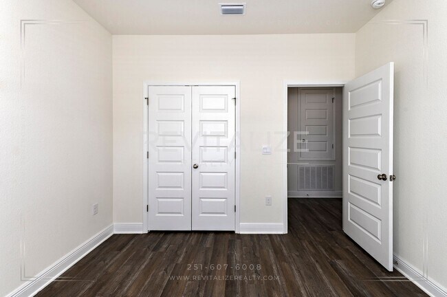 Building Photo - FREE RENT FOR MAY-  4 Bed 2 Bath Daphne Home in Jubilee Farms