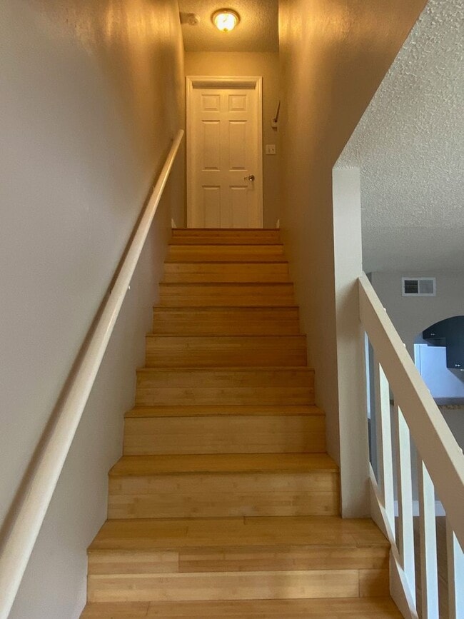 Building Photo - 2/1.5 Townhome Wth Fireplace! Across From Torasco Park! Perfect For Family!