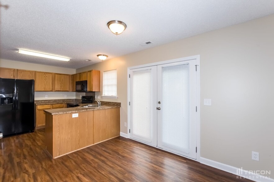 Building Photo - 11305 Silver Glen Ln