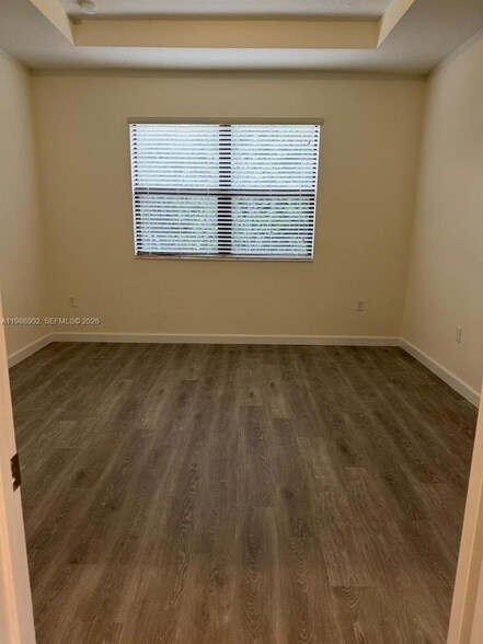 Building Photo - 144 NE 37th Terrace