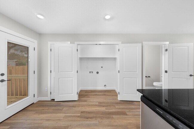 Building Photo - 709 S 28th St