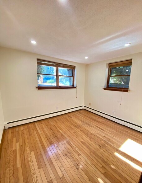 Building Photo - 31 Loomis St