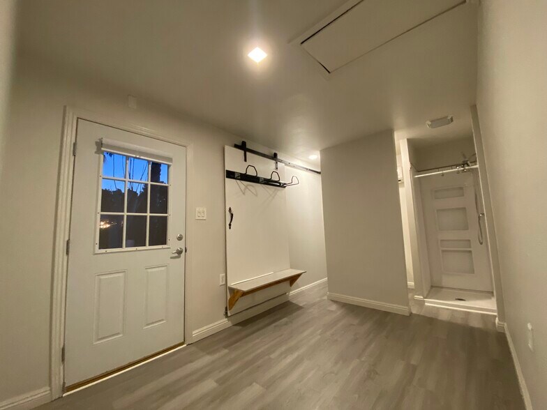 Building Photo - 13922 Frame Rd