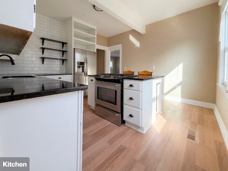 Kitchen - 2613 Bryant Ave S