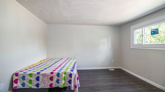 Building Photo - 41760 Wayside Dr