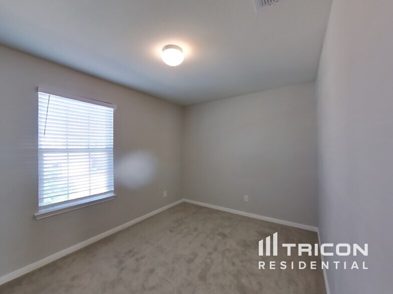 Building Photo - 6534 Fledgely Way