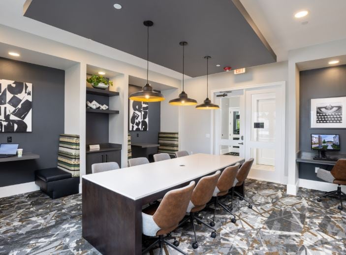 Building Photo - 4255 Magnolia Vlg Dr