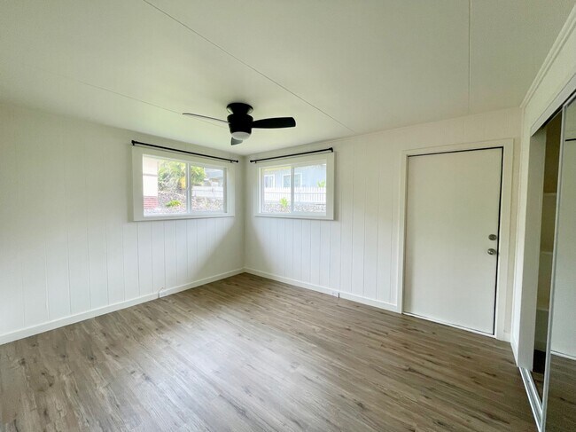 Bedroom 4 with Private Entrance - 81-1061 Captain Cook Rd