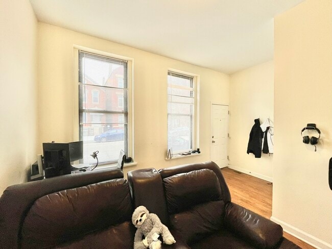 Building Photo - 1629 S Throop St