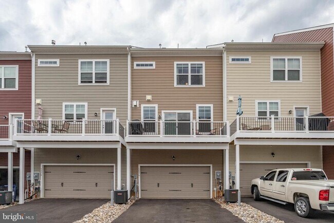 Building Photo - 1576 Meadowlark Glen Rd