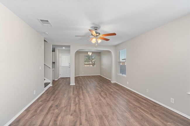 Building Photo - 403 Lakemont Dr